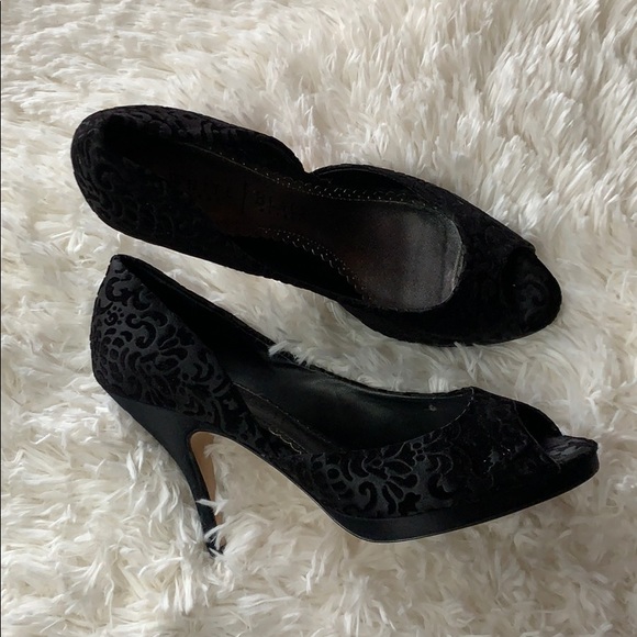 WHBM Black on Black Floral Peep Toe Pump- Size 7.5 - Picture 1 of 7